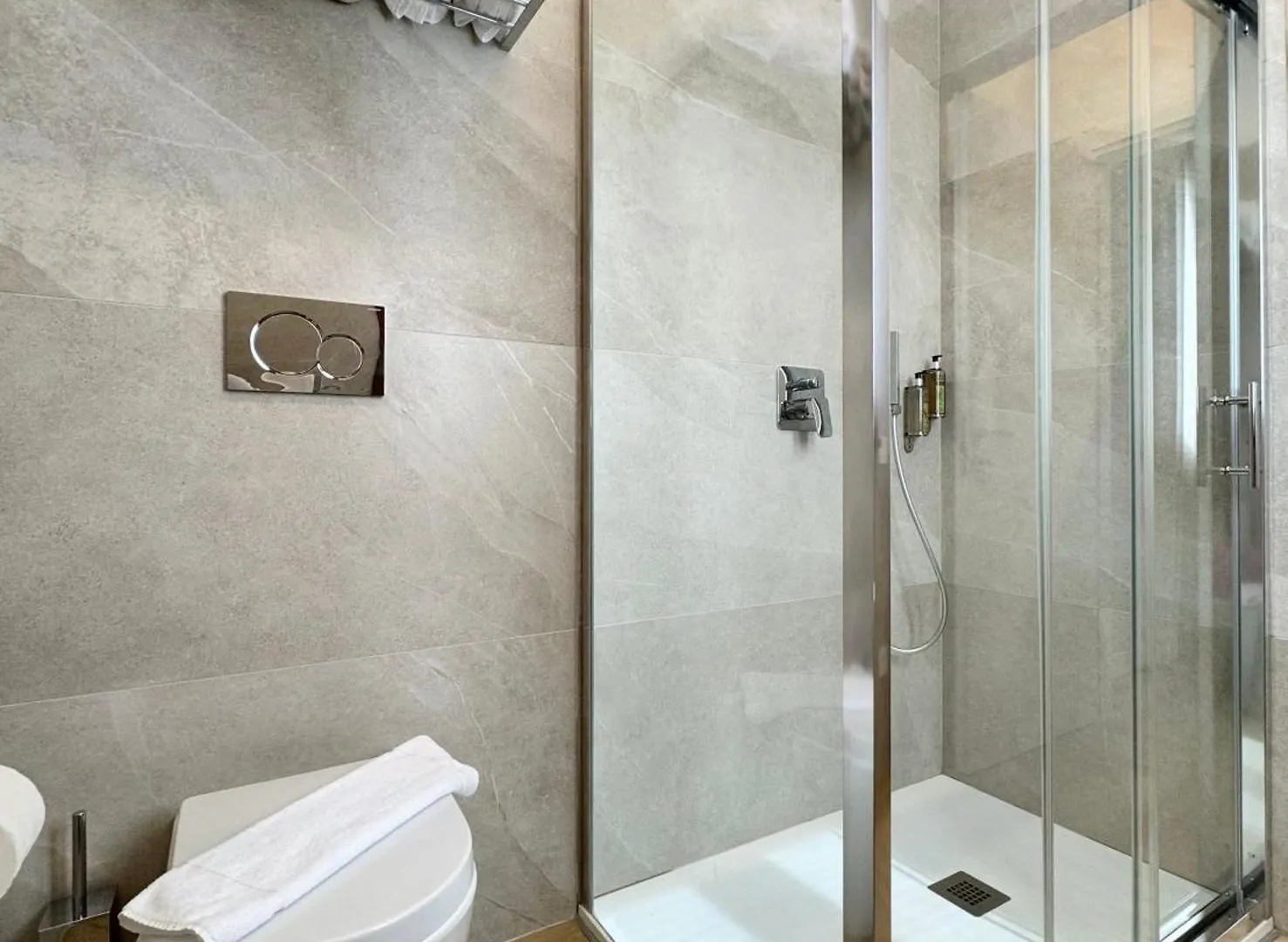Valcamonica Apartments Darfo Boario Terme 0*,  Italy